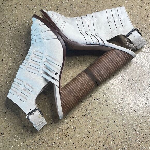 Caslon Martin Leather Open Toe Slingback Sandals 7 Bone - Picture 4 of 16